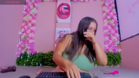 Snapshot of scarleth_blonde chatting on February 2025 07:54:01 PM SCARLETH online show from February 2025 07:54:01 PM