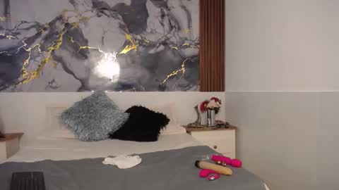 Scarleth online show from November 2025 05:12:01 PM