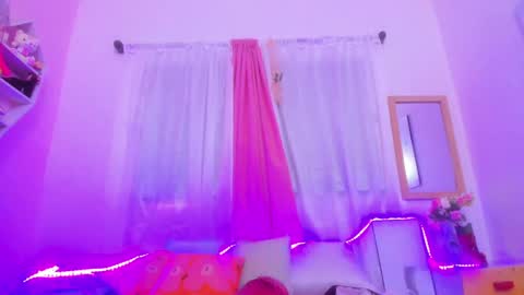 Snapshot of scarletliz chatting on December 2024 05:59:01 PM Scarletliz online show from December 2024 05:59:01 PM