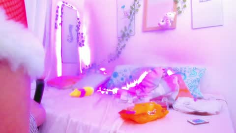 Snapshot of scarletliz chatting on December 2024 10:11:01 PM Scarletliz online show from December 2024 10:11:01 PM
