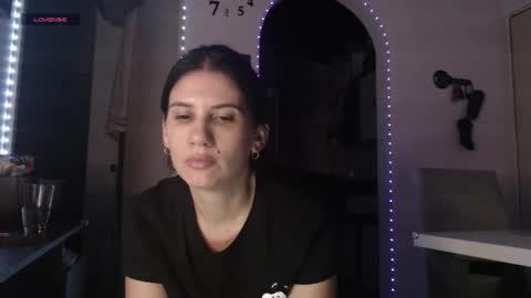 Snapshot of scarletmoons chatting on March 2026 05:08:02 AM scarletmoons online show from March 2026 05:08:02 AM