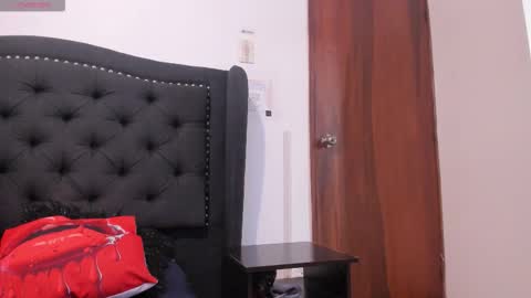 Scarlett Anaiz online show from November 2025 04:56:01 PM