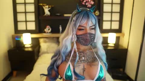 Scarlett Collins online show from November 2025 01:00:02 AM