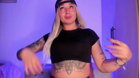 SCARLETT COLLINS online show from October 2025 02:32:01 AM