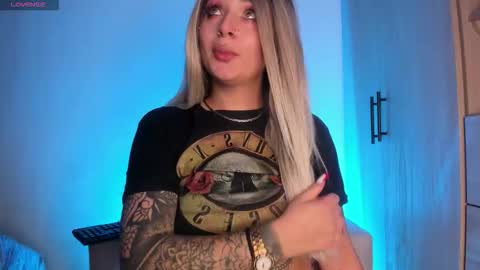 SCARLETT COLLINS online show from February 2026 04:00:01 AM