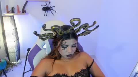 scarlett_enjoy1 online show from October 2025 05:46:01 PM