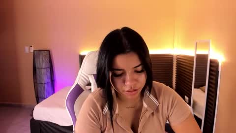 scarlett_enjoy1 online show from January 2026 04:01:02 PM