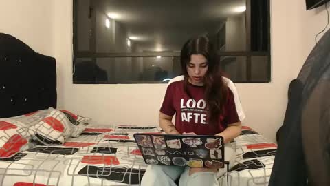 Snapshot of scarlett_evance chatting on February 2025 05:26:02 AM Scarlett and Jazmin online show from February 2025 05:26:02 AM