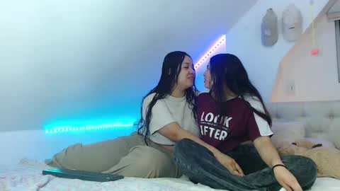 Snapshot of scarlett_evance chatting on September 2025 10:08:01 AM Scarlett and Jazmin online show from September 2025 10:08:01 AM