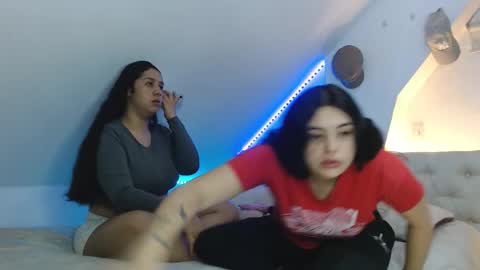 Snapshot of scarlett_evance chatting on October 2025 09:45:01 AM Scarlett and Jazmin online show from October 2025 09:45:01 AM