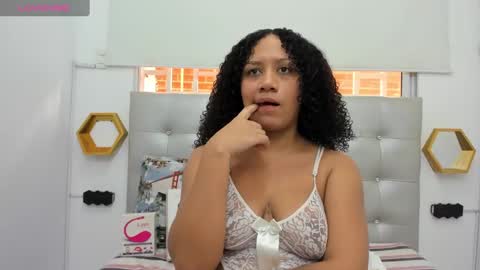 scarlett_fox20 online show from February 2025 12:24:02 PM