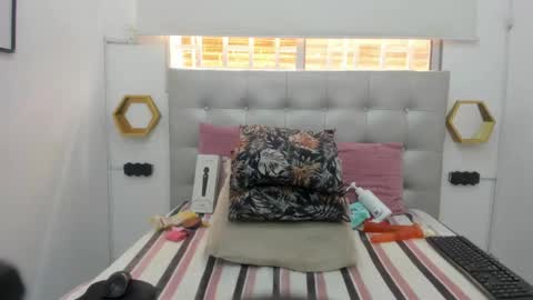 scarlett_fox20 online show from September 2025 03:23:02 PM