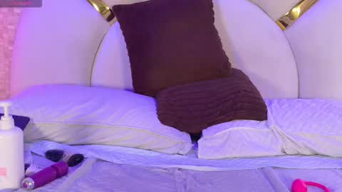 scarlett_sm online show from October 2025 08:59:01 AM