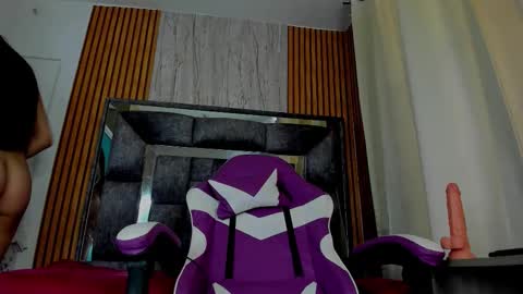 Scarlett zin follow me online show from February 2026 06:30:01 PM