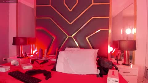 Scarlett Hot online show from October 2025 12:11:01 PM