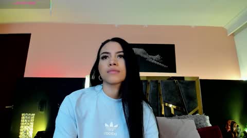 scarlettorres online show from January 2026 06:33:02 PM