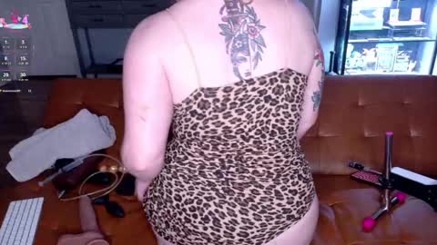 Snapshot of scarlettredff chatting on May 2026 04:06:01 AM ScarlettredFF online show from May 2026 04:06:01 AM