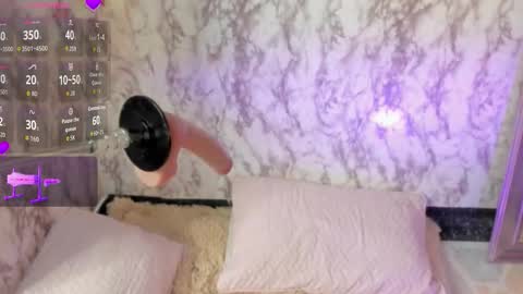 Scarlet online show from November 2025 08:18:02 PM