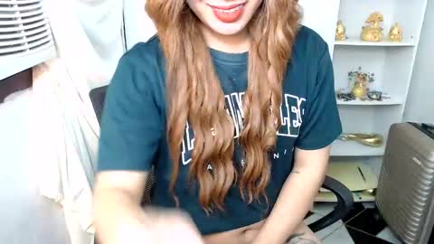 Snapshot of scarletxxxx chatting on January 2025 10:49:02 AM Queen Scarlet online show from January 2025 10:49:02 AM