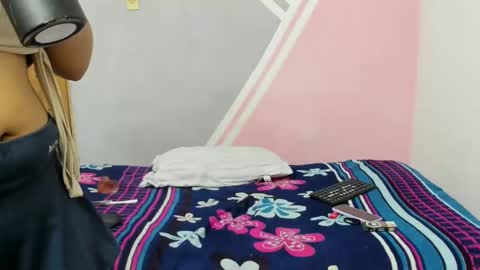 scarllet_lan online show from February 2025 05:57:02 AM