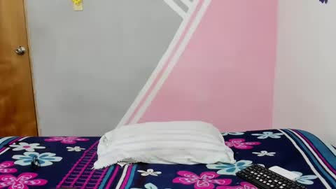 scarllet_lan online show from February 2025 02:28:01 AM