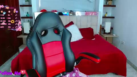 scarllet online show from February 2025 12:09:02 PM