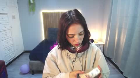 Scarllett online show from December 2025 04:55:01 AM