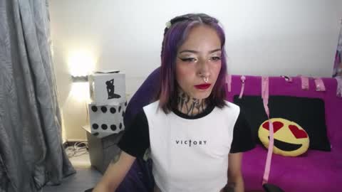 Snapshot of scarllett_bdsm chatting on May 2026 05:35:01 AM Scarllett online show from May 2026 05:35:01 AM
