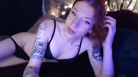 Snapshot of scary_sarah chatting on December 2024 10:41:01 PM Sarah Bones online show from December 2024 10:41:01 PM