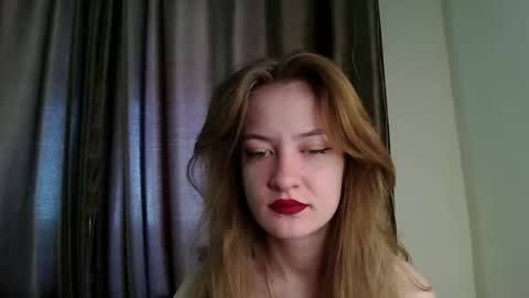 Snapshot of scented_elsa chatting on May 2026 07:39:02 AM Elsa online show from May 2026 07:39:02 AM
