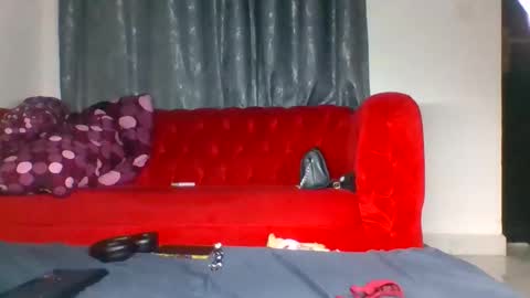 scentedfriction online show from December 2025 01:32:02 AM