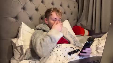 Snapshot of scottish_twink01 chatting on December 2024 12:32:02 AM danny online show from December 2024 12:32:02 AM