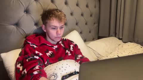 Snapshot of scottish_twink01 chatting on December 2024 12:26:01 AM danny online show from December 2024 12:26:01 AM