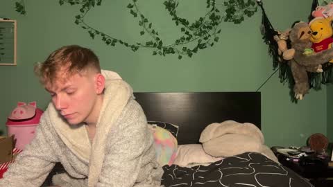 Snapshot of scottish_twink01 chatting on January 2025 09:54:01 PM danny online show from January 2025 09:54:01 PM