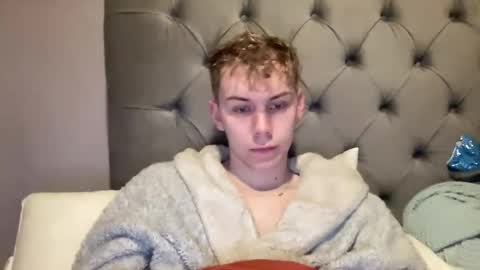 Snapshot of scottish_twink01 chatting on January 2025 11:54:01 PM danny online show from January 2025 11:54:01 PM