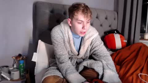 Snapshot of scottish_twink01 chatting on January 2025 12:48:02 AM danny online show from January 2025 12:48:02 AM