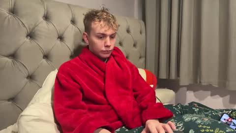 Snapshot of scottish_twink01 chatting on January 2025 05:23:02 PM danny online show from January 2025 05:23:02 PM