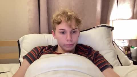 Snapshot of scottish_twink01 chatting on September 2025 10:43:01 PM danny online show from September 2025 10:43:01 PM