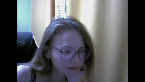 Snapshot of sea_dream chatting on October 2025 05:49:02 AM SEA Dream online show from October 2025 05:49:02 AM