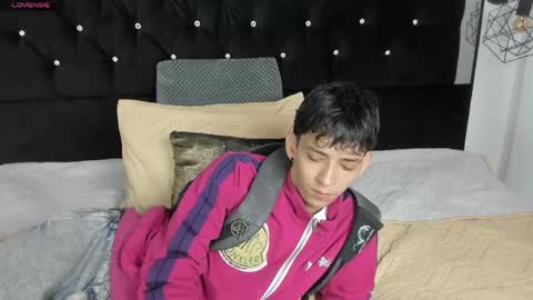 Snapshot of sebas_cat chatting on May 2026 01:12:02 AM Sebastian Alvarez online show from May 2026 01:12:02 AM