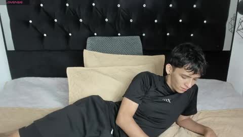 Snapshot of sebas_cat chatting on May 2026 02:17:02 AM Sebastian Alvarez online show from May 2026 02:17:02 AM