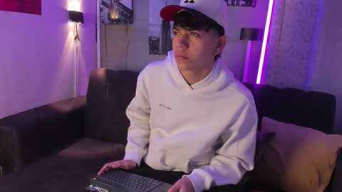 Snapshot of sebas_pretty7 chatting on November 2025 12:28:02 PM sebas_pretty7 online show from November 2025 12:28:02 PM