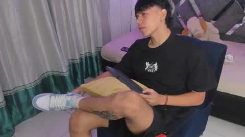 Snapshot of sebas_pretty7 chatting on March 2026 12:44:01 PM sebas_pretty7 online show from March 2026 12:44:01 PM