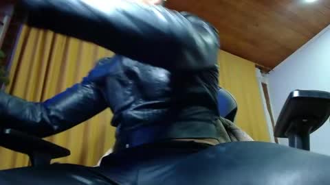 Snapshot of sebastian_025 chatting on May 2026 04:43:02 AM Sebastian online show from May 2026 04:43:02 AM
