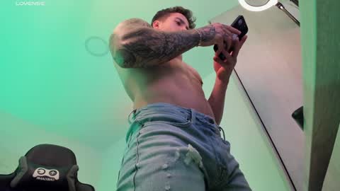 Snapshot of sebastianortizm chatting on February 2025 03:55:02 AM Lucian Sinclair online show from February 2025 03:55:02 AM