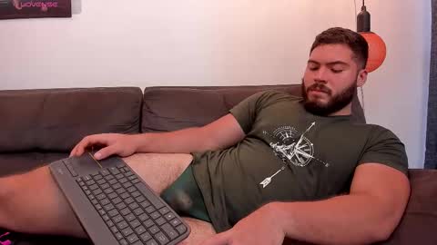 Instagram jeanpaulfit  online show from October 2025 10:14:02 PM