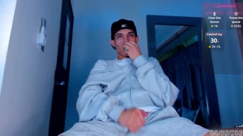 Sebastian online show from February 2026 04:05:02 AM