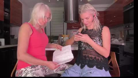 Hennriette    and Sebastian     online show from December 2024 05:10:02 PM