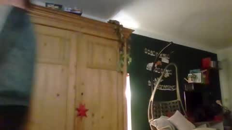 Simon online show from March 2025 06:47:02 PM