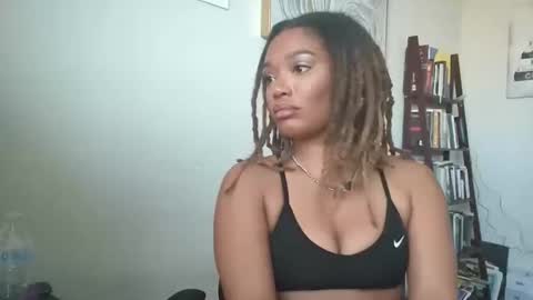 Snapshot of secretdesirecontent chatting on February 2025 09:23:01 PM Priceless Domme online show from February 2025 09:23:01 PM